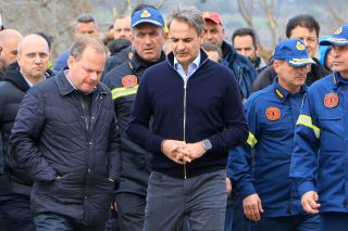 k a karamanlis kyriakos tempi